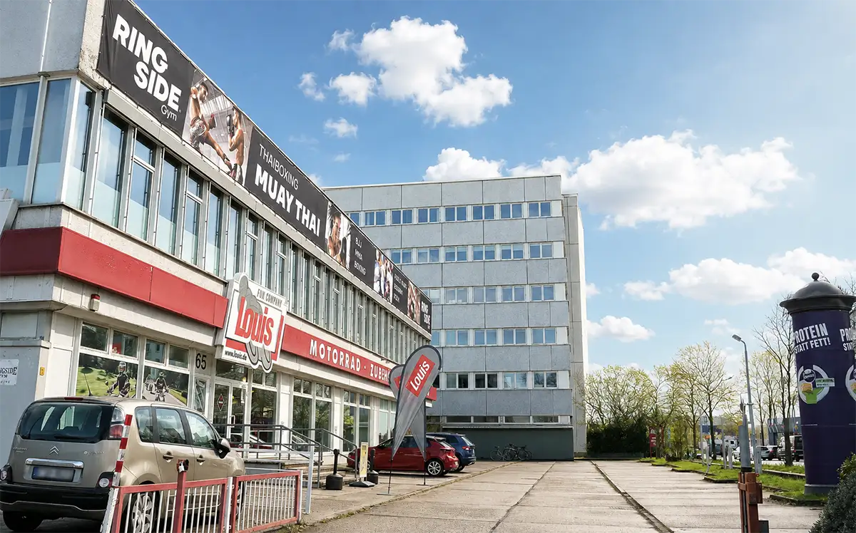 Eingang zum Ringside Gym auf dem Gewerbehof