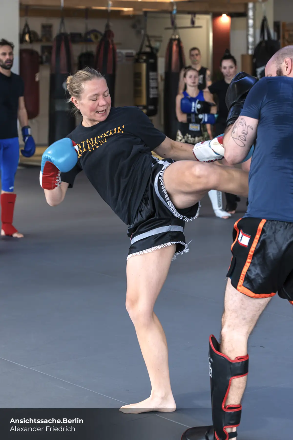 Caroline Abe im Muay Thai Training