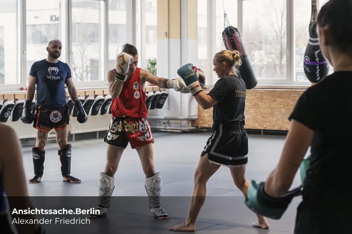 Caroline Abe im Muay Thai Training