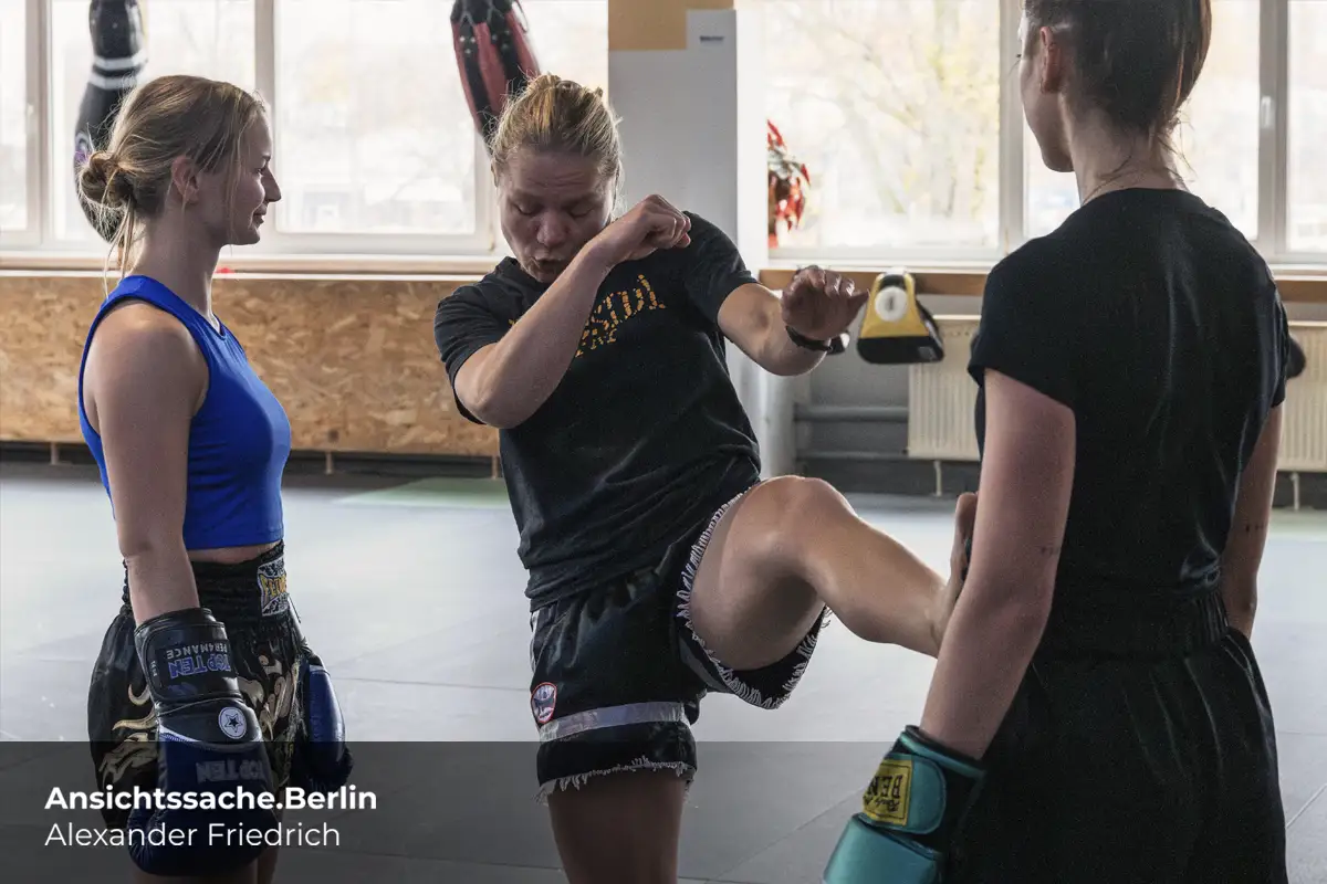 Caroline Abe im Muay Thai Training
